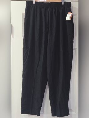 Maggie Barnes Women's Black Petite Pants